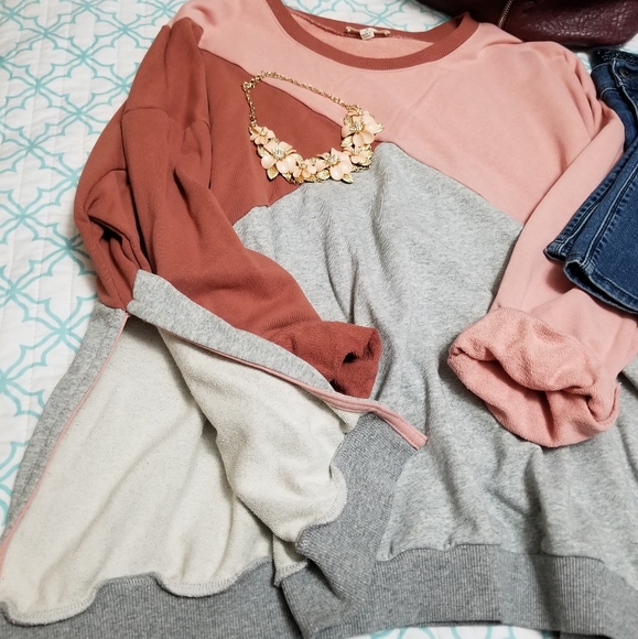 Colorblock Oversized Sweatshirt - Picture 4 of 7